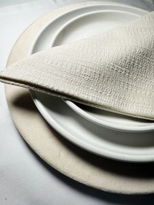 Servilletas de lino ideales para eventos y celebraciones Servilletas de lino blancas para eventos elegantes